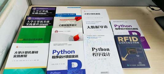 甘勇教授向圖書館捐贈自己著作